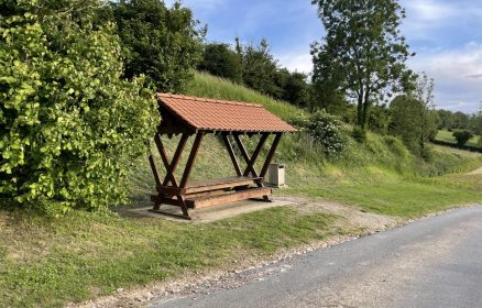 Table de pique-nique Saint-Michel sous-bois